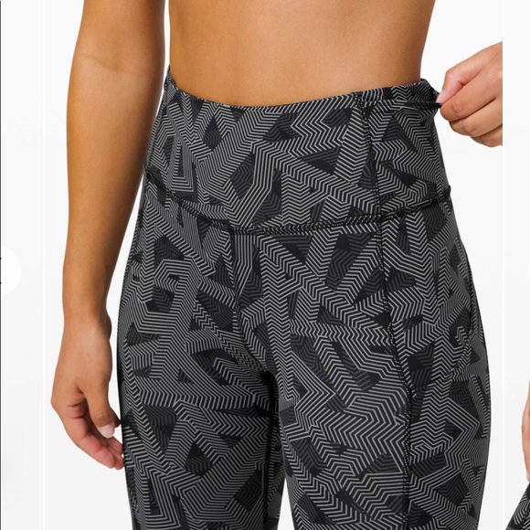Lululemon Fast and Free tight - Picture 2 of 4